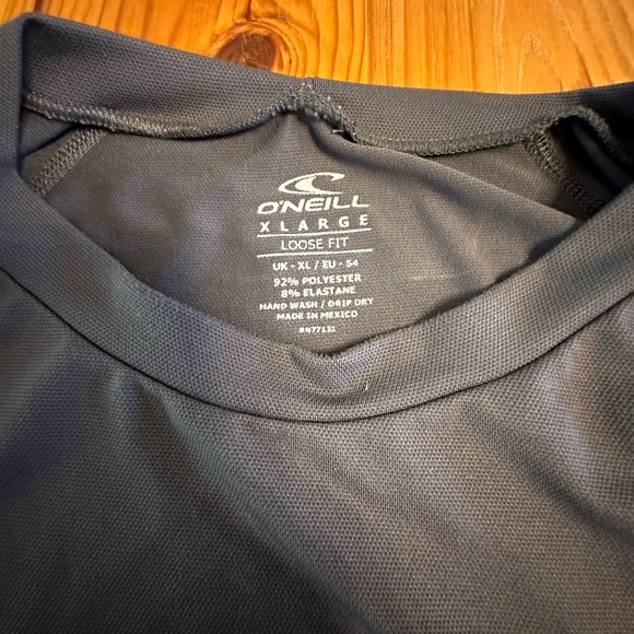 Gray and black O’Neill xl surfing shirt - Picture 2 of 2
